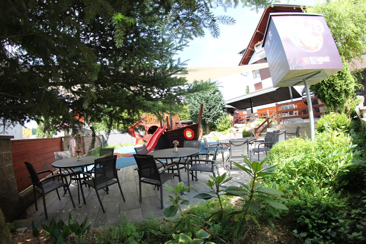 Apart Hotel Jablonec Jablonec nad Nisou Exteriör bild